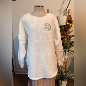 WALT DISNEY WORLD WHITE SHERPA SPIRT JERSEY ADULT SIZE M